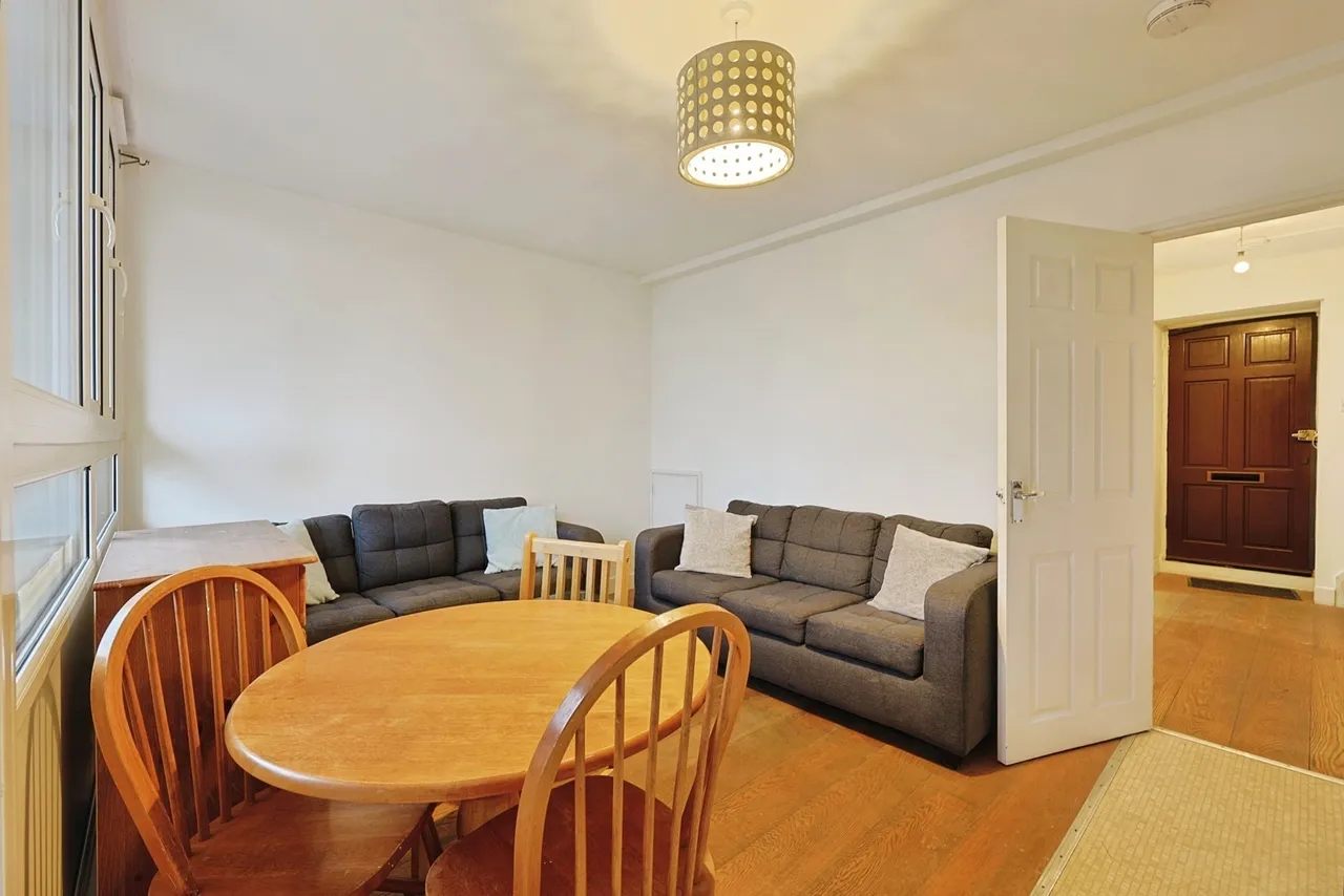 Batten Street, London, SW11, photo 12