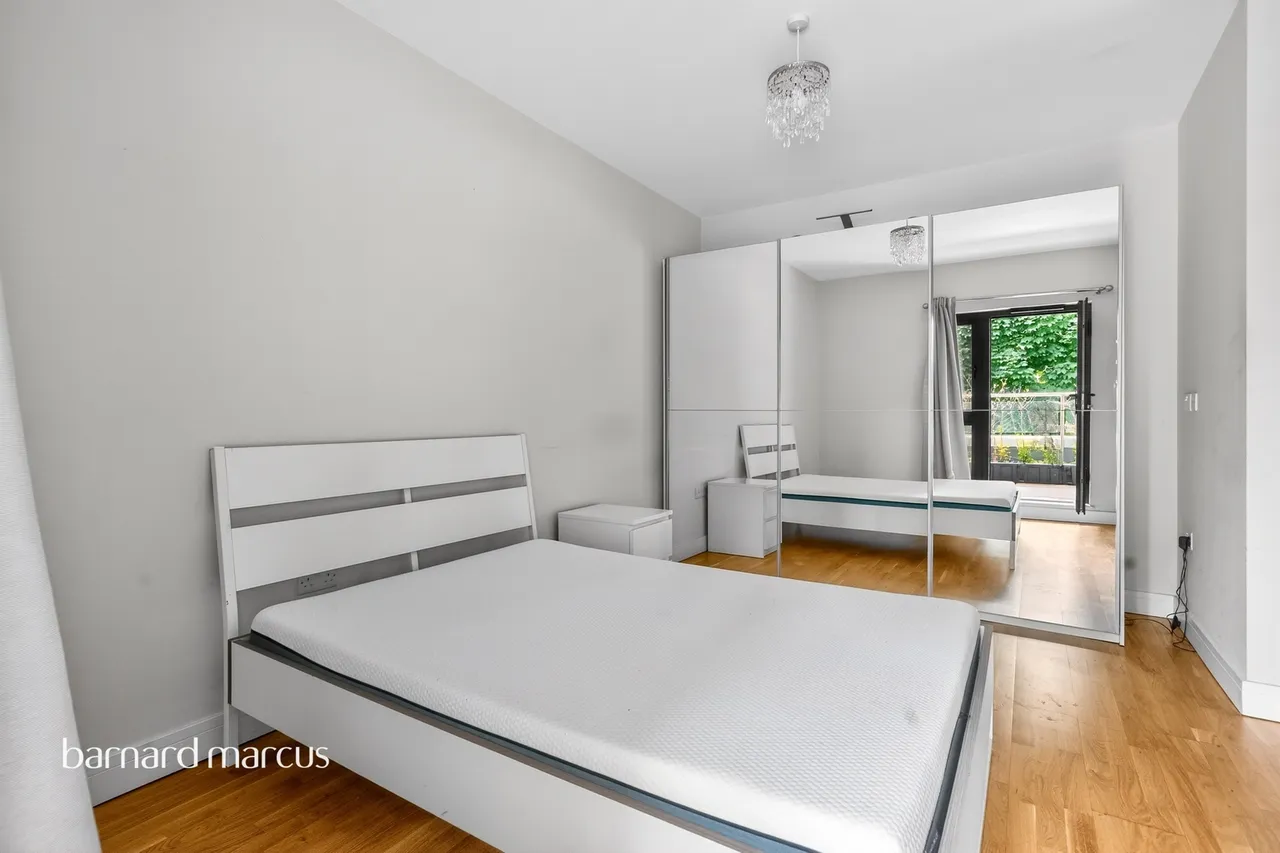 Staines Road West, Sunbury-On-Thames, TW16, photo 7