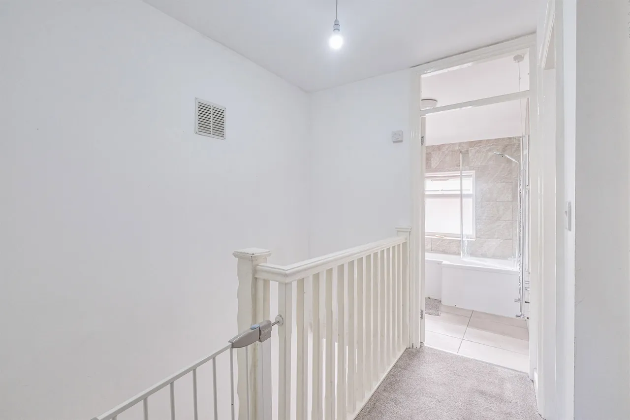 Westbourne Road, Penn, WV4, photo 13