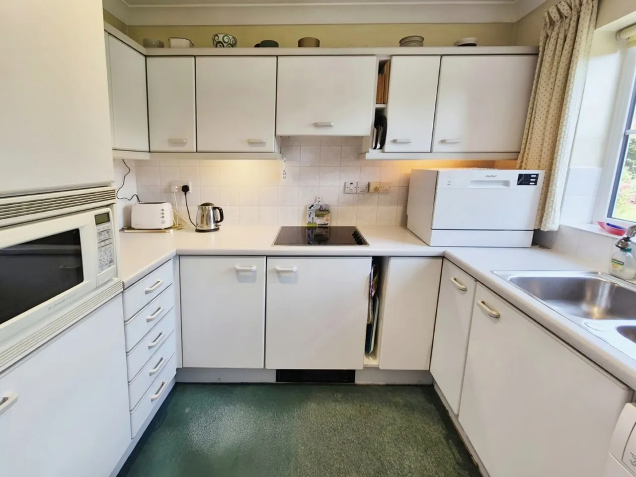 Coverdale Court, Yeovil, photo 2