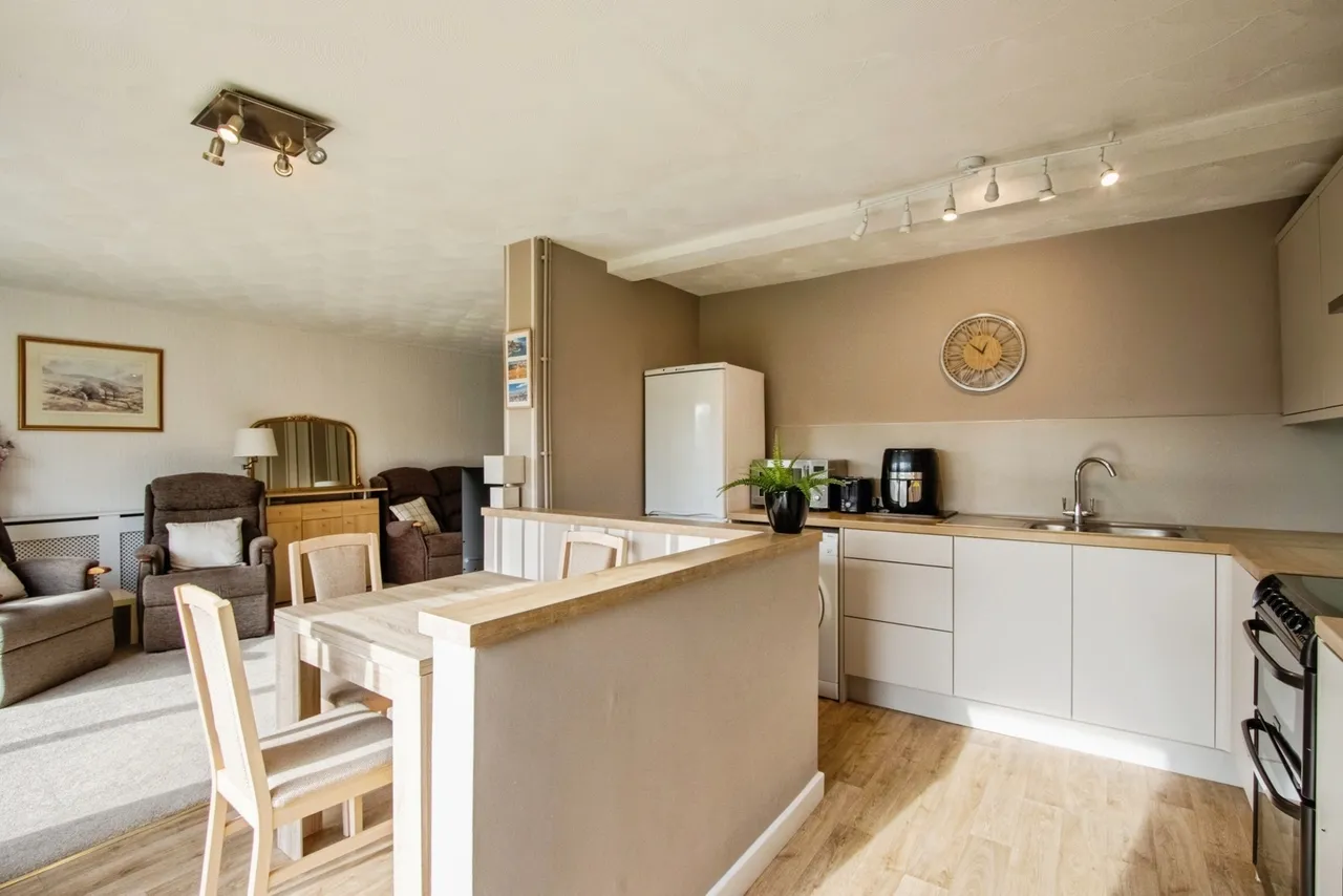 Gibson Lane, Kippax, Leeds, West Yorkshire, LS25, photo 8