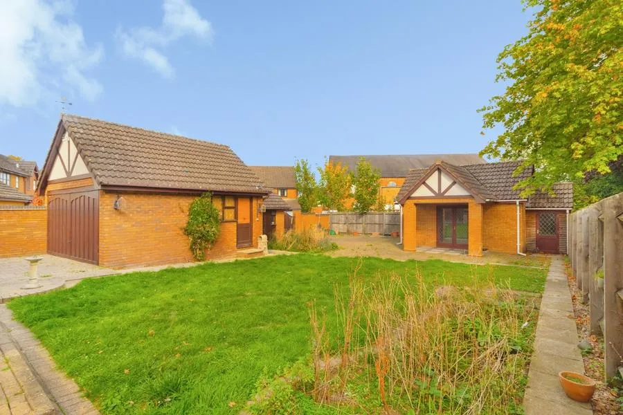 Millers Close, Rushden, NN10, photo 6