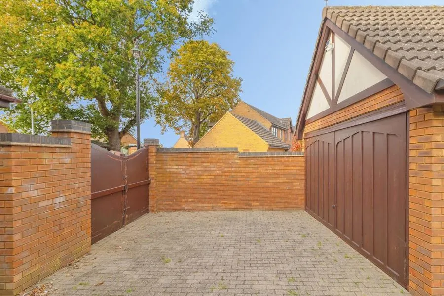 Millers Close, Rushden, NN10, photo 7