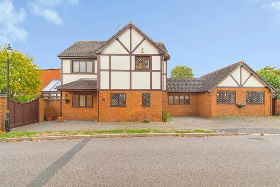 Millers Close, Rushden, NN10, photo 3