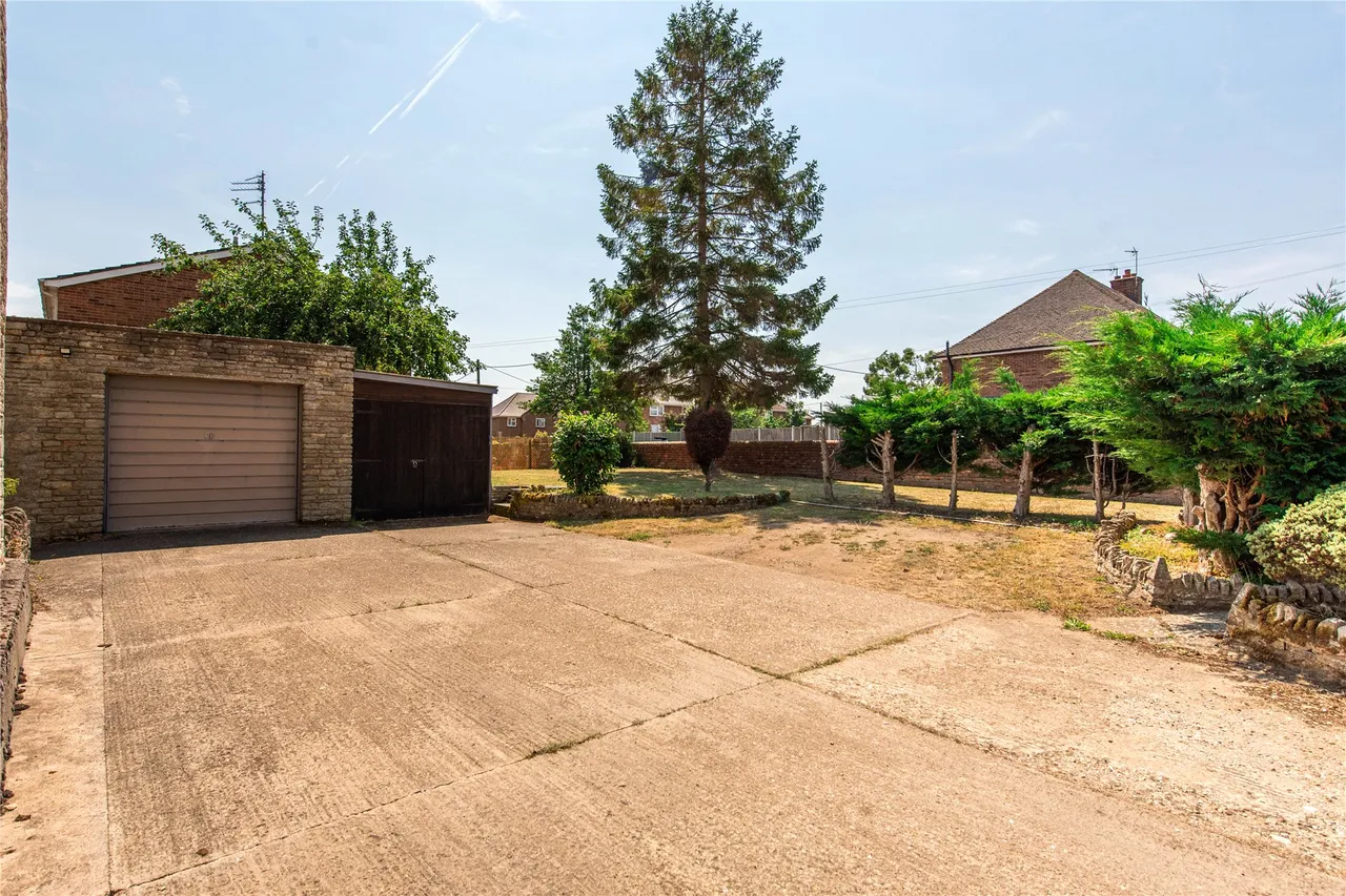 High Street, Harrold, MK43, photo 15