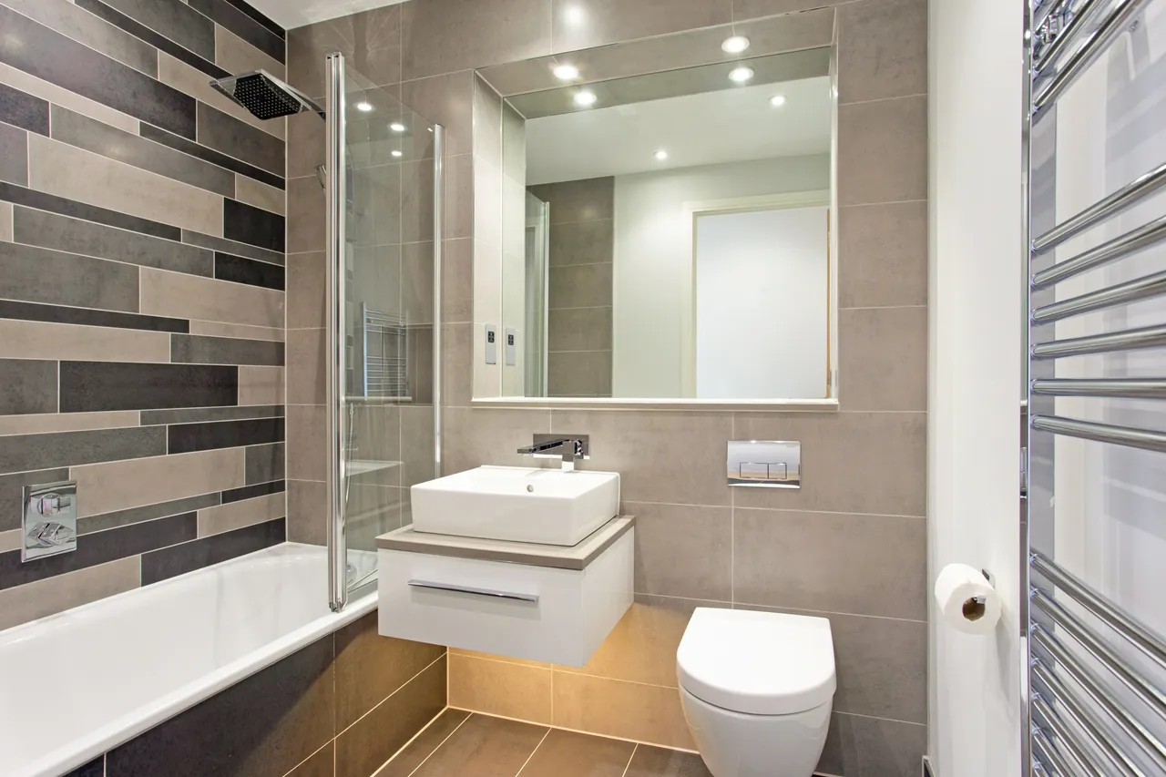 Highwood Crescent, Horsham, RH12, photo 8