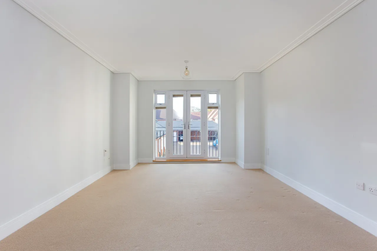Highwood Crescent, Horsham, RH12, photo 6