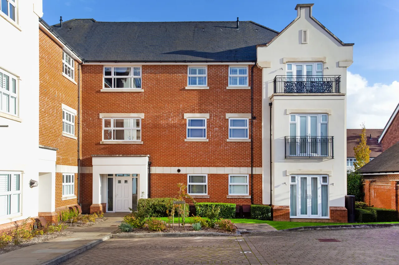 Highwood Crescent, Horsham, RH12, photo 9