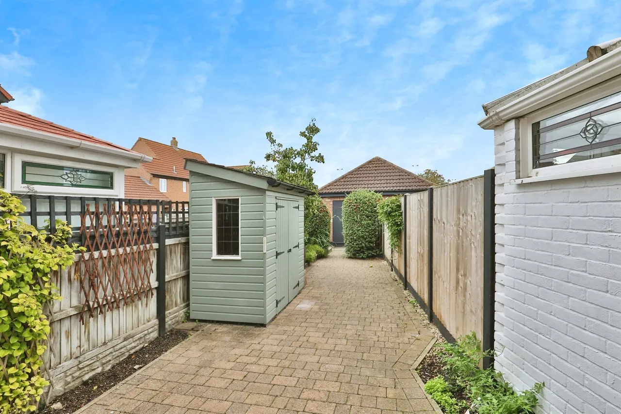Honeysuckle Drive, Dereham, NR20, photo 3