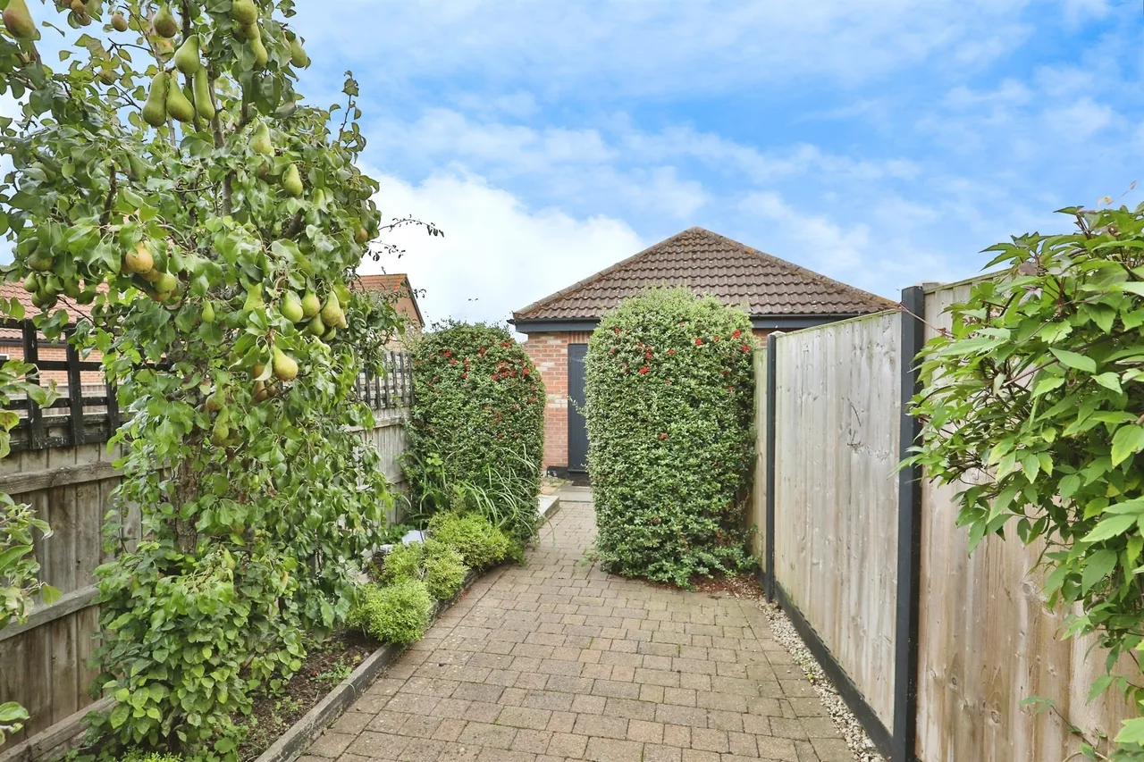 Honeysuckle Drive, Dereham, NR20, photo 15
