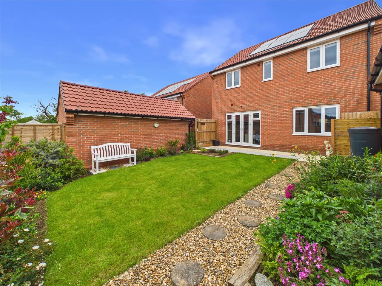 Skylark Way, Long Melford, CO10, photo 18