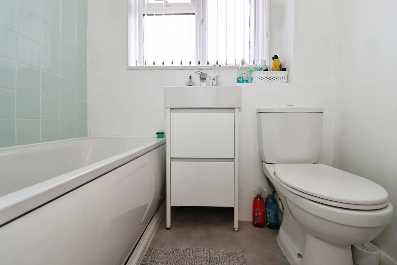Longs Drive, Yate, Bristol, Gloucestershire, BS37, photo 11