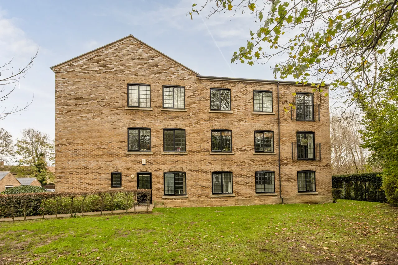 1 bed flat for sale — 30 Crown Mill, London Road, Mitcham