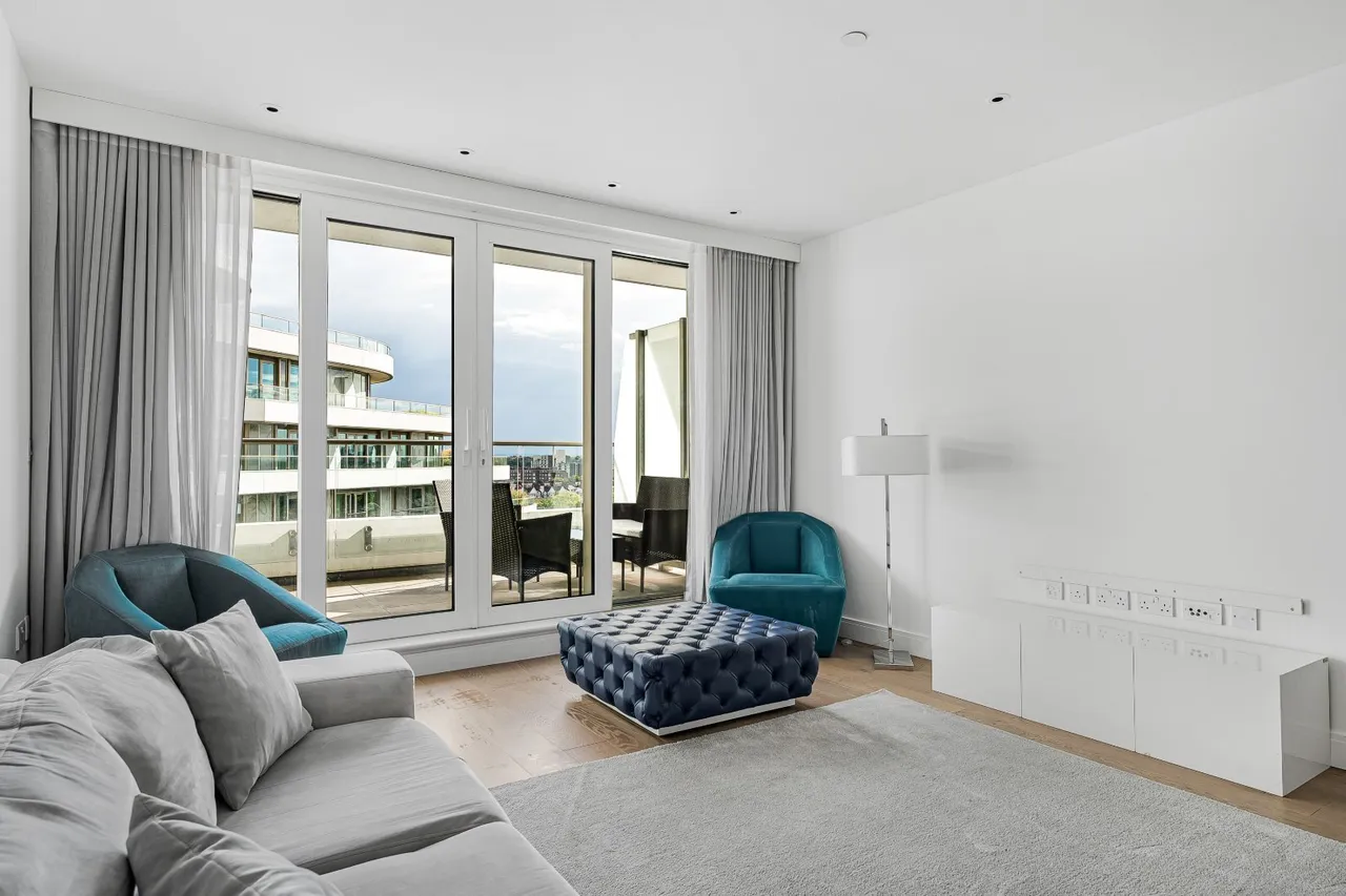 Sopwith Way, London, SW11, photo 2