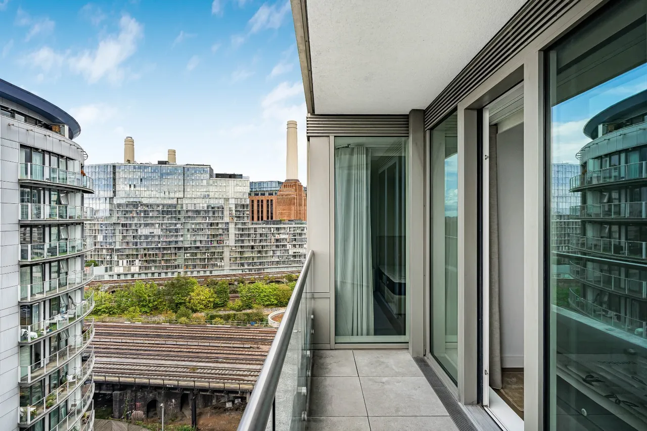 Sopwith Way, London, SW11, photo 12