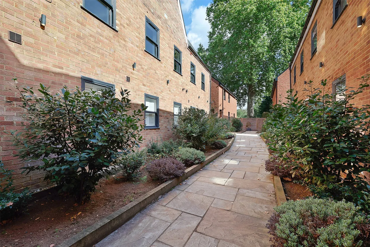Bell Street, Reigate, RH2, photo 2
