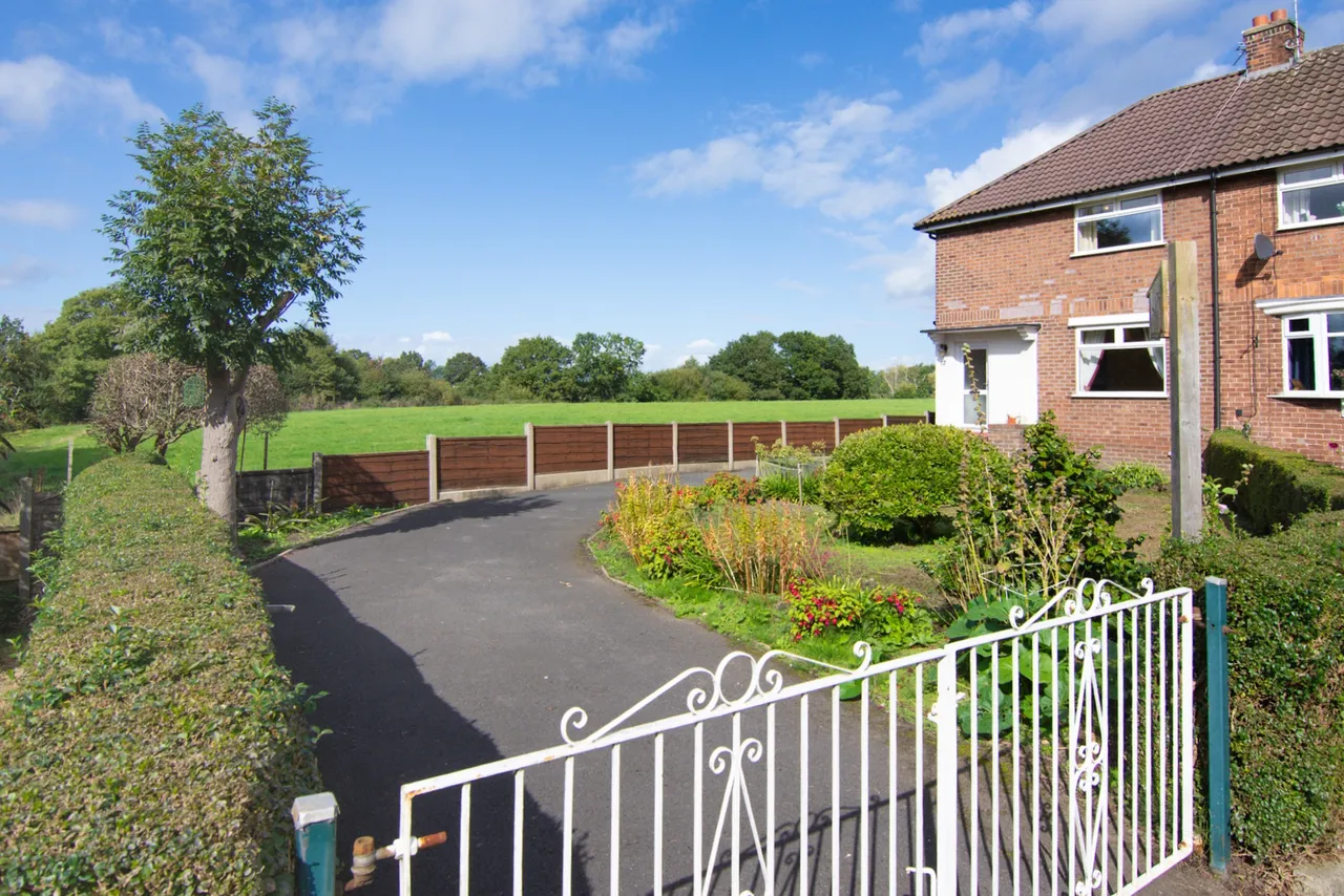 St. Johns Avenue, Lostock Gralam, CW9, photo 18