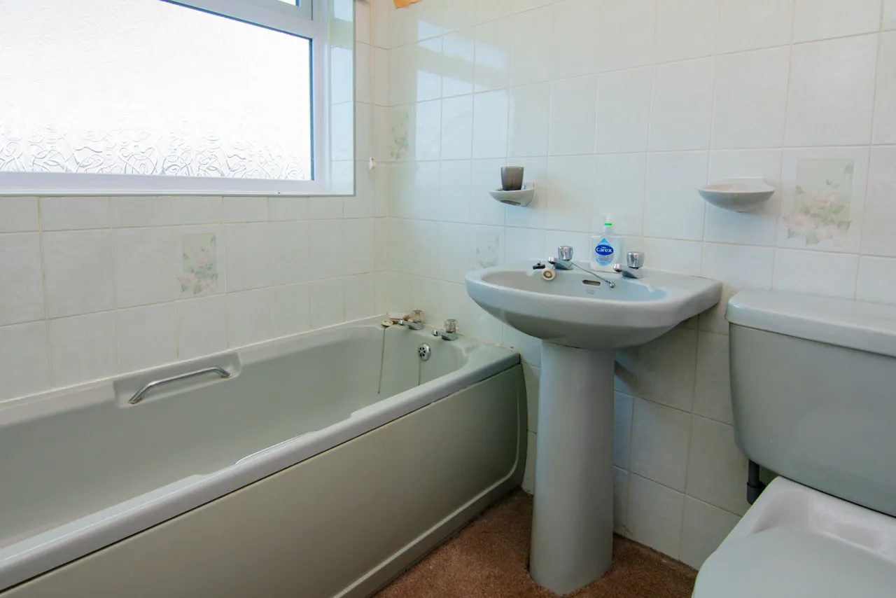 St. Johns Avenue, Lostock Gralam, CW9, photo 15