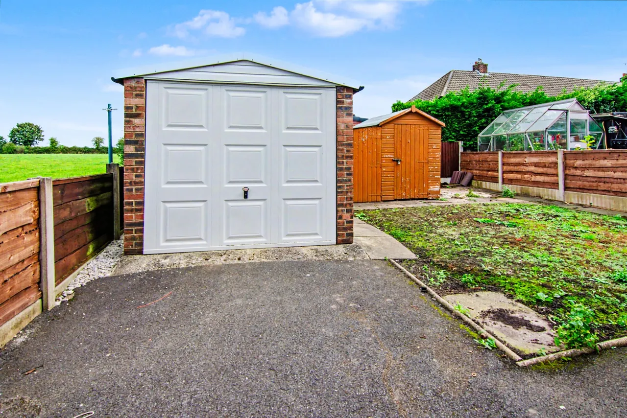 St. Johns Avenue, Lostock Gralam, CW9, photo 16