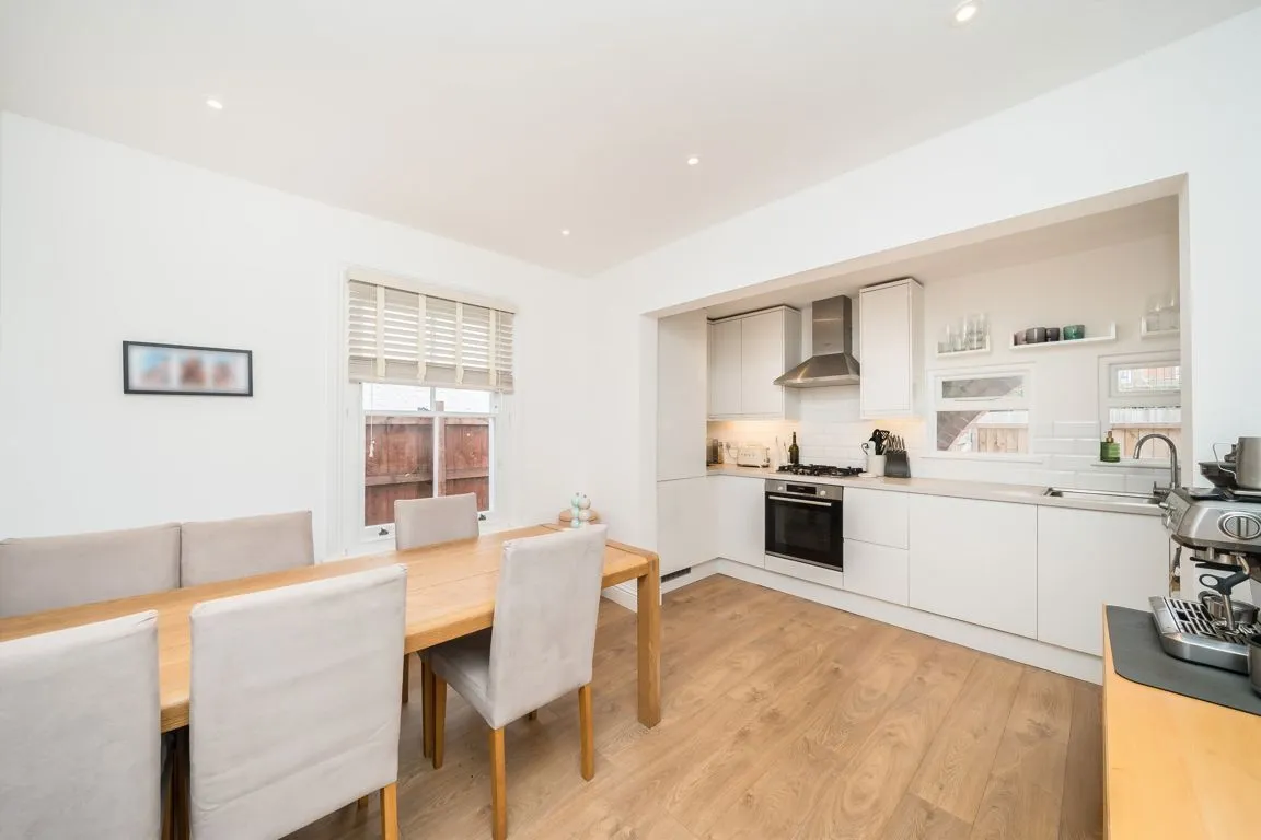 Haverhill Road, SW12, photo 3