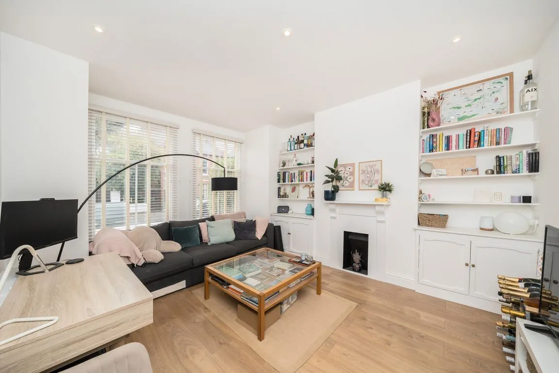 Haverhill Road, SW12, photo 2