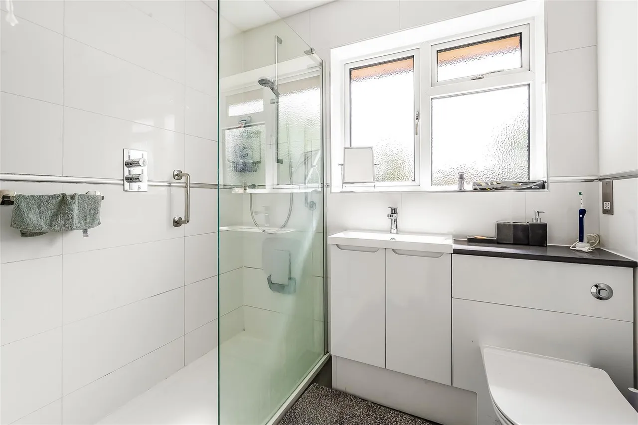 Aston Close, Ashtead, KT21, photo 15