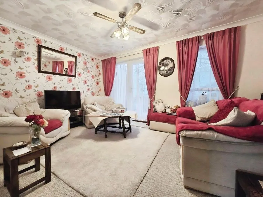 Maynard Close, Gosport, PO13, photo 5