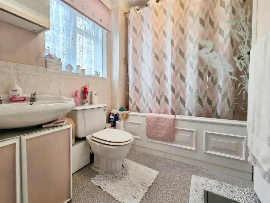 Maynard Close, Gosport, PO13, photo 15