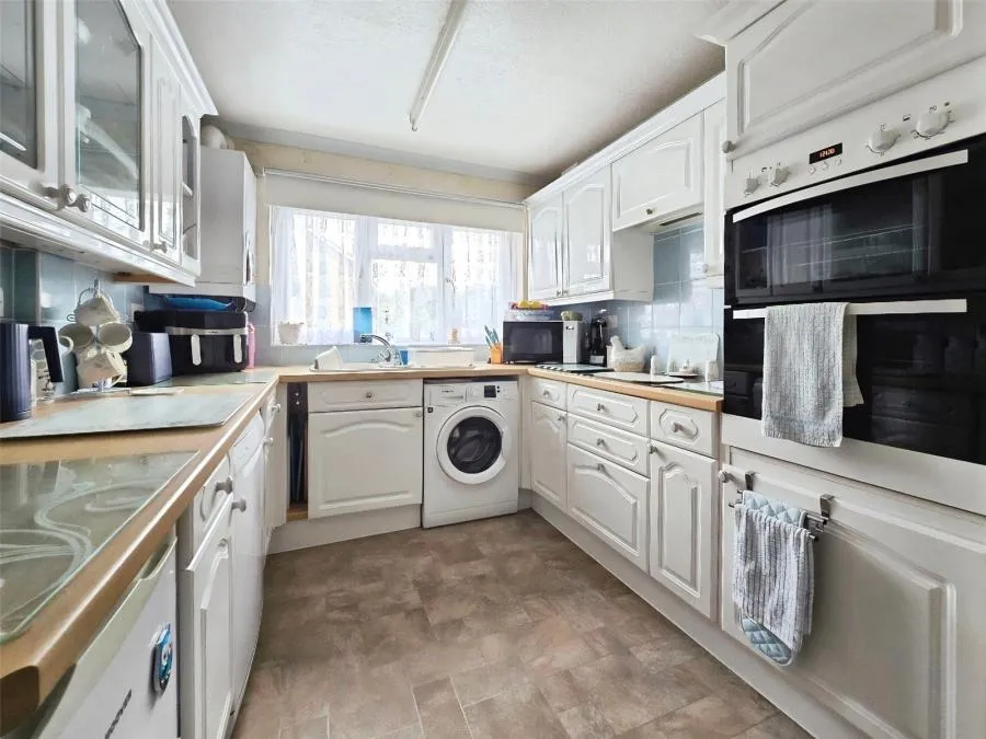 Maynard Close, Gosport, PO13, photo 7