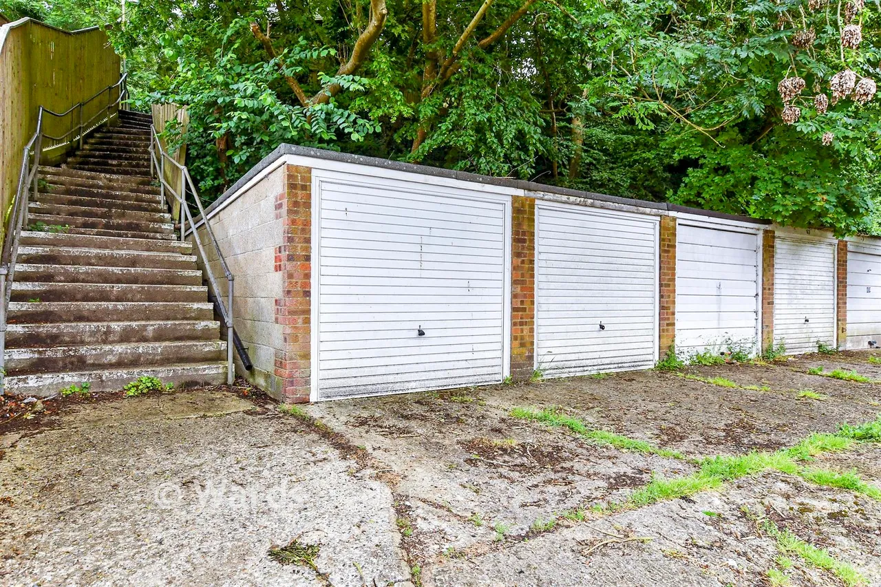 Chapman Avenue, Maidstone, ME15, photo 13
