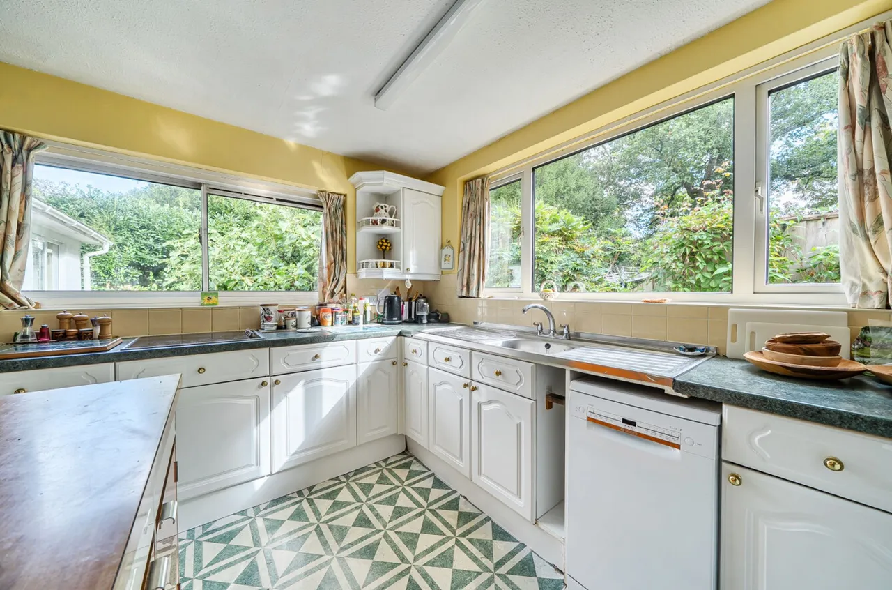 The Drive, Chichester, PO19, photo 7