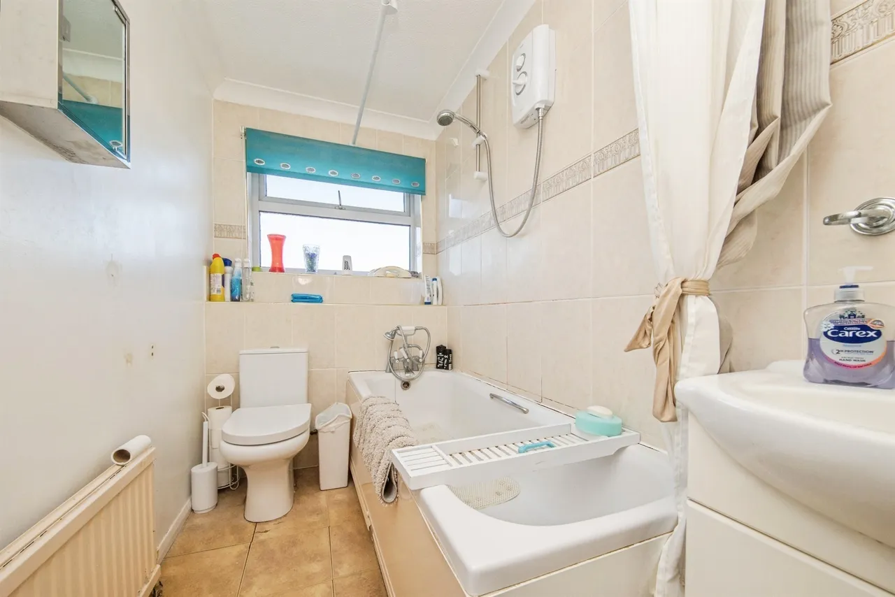 Constable Avenue, Clacton-On-Sea, CO16, photo 8