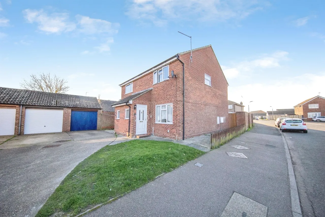 Constable Avenue, Clacton-On-Sea, CO16, photo 12