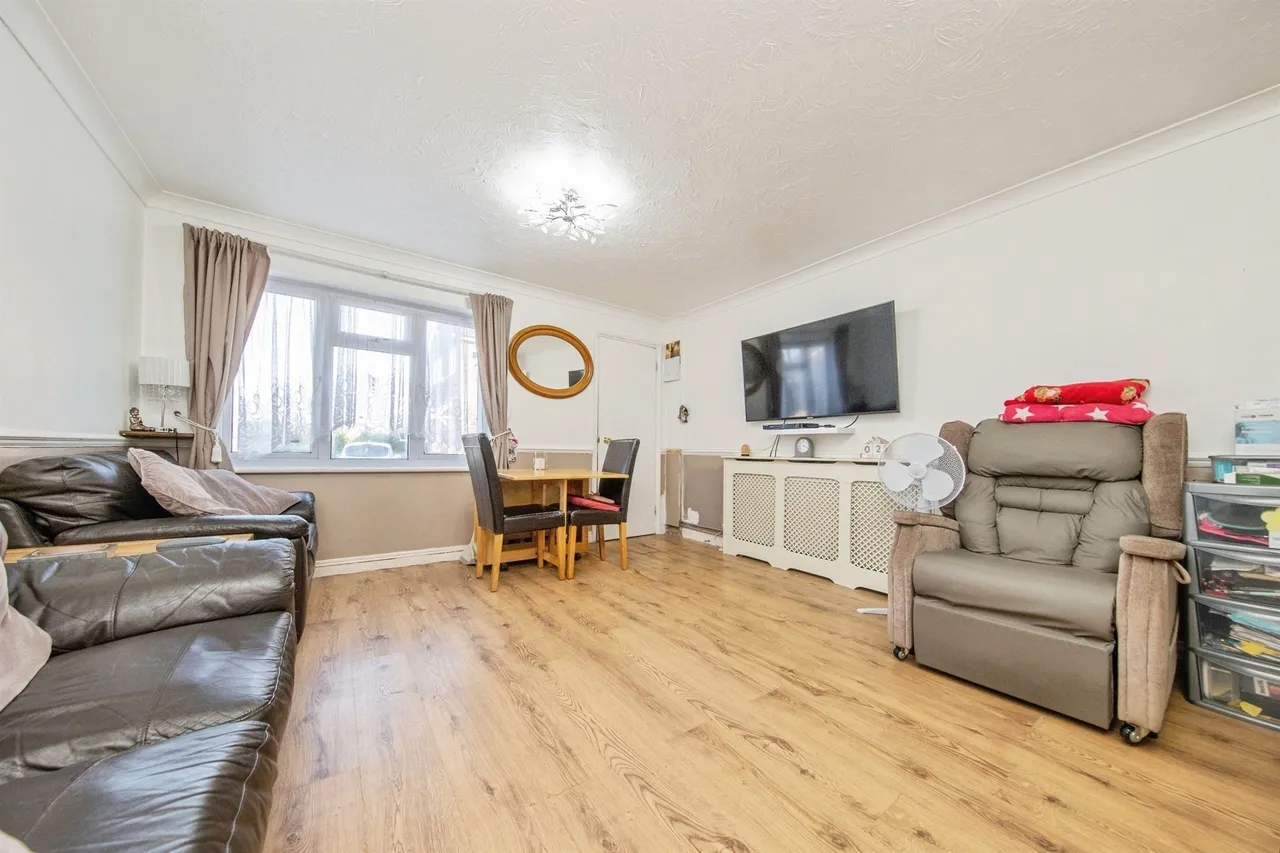Constable Avenue, Clacton-On-Sea, CO16, photo 2