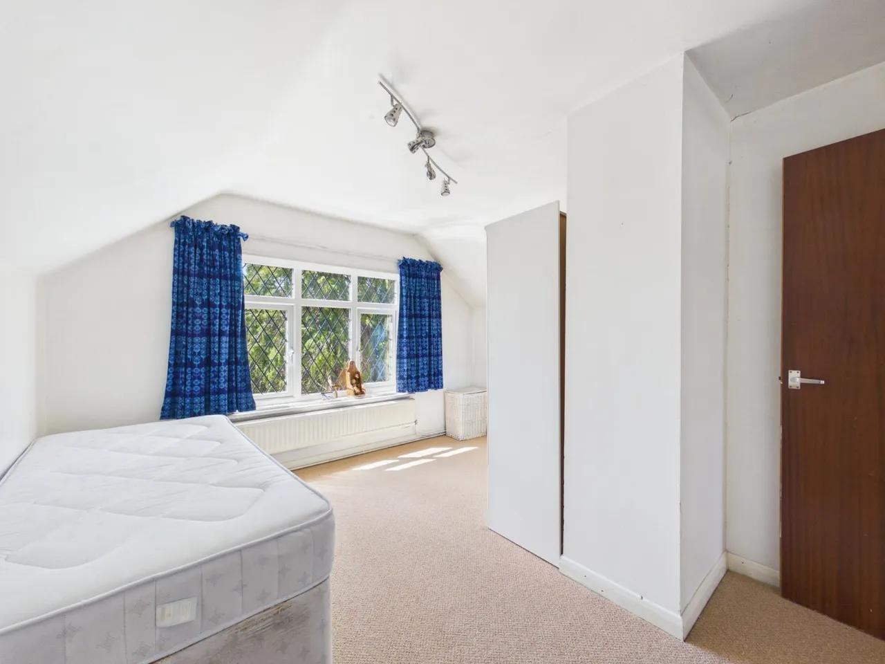Wellington Road, Ashford, TW15, photo 4