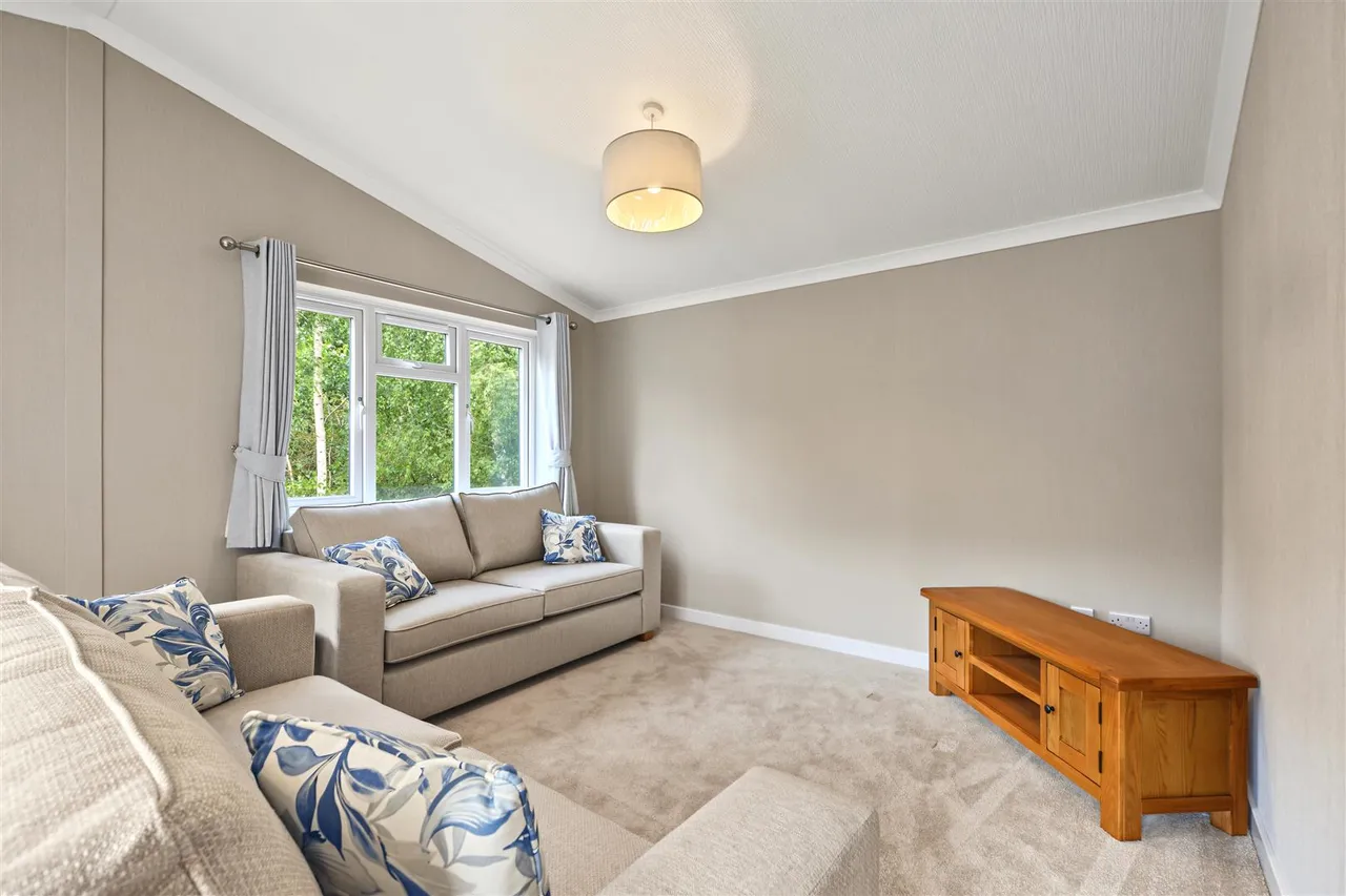 Frances Way, Killarney Park, NG6, photo 4