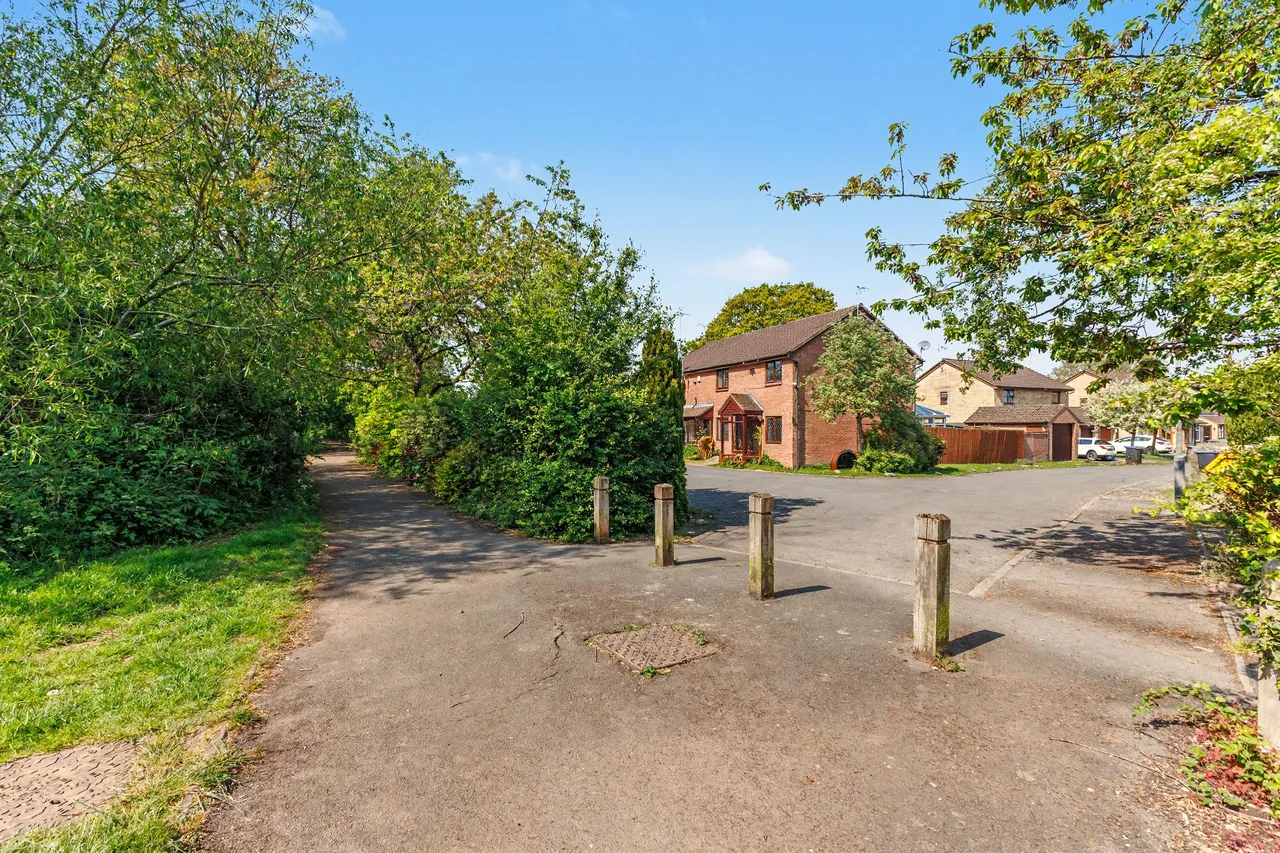 Turton Way, Kenilworth, CV8, photo 12