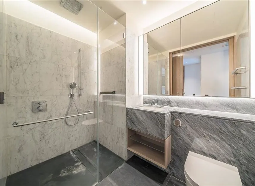 Nine Elms Lane, Nine Elms, SW8, photo 3