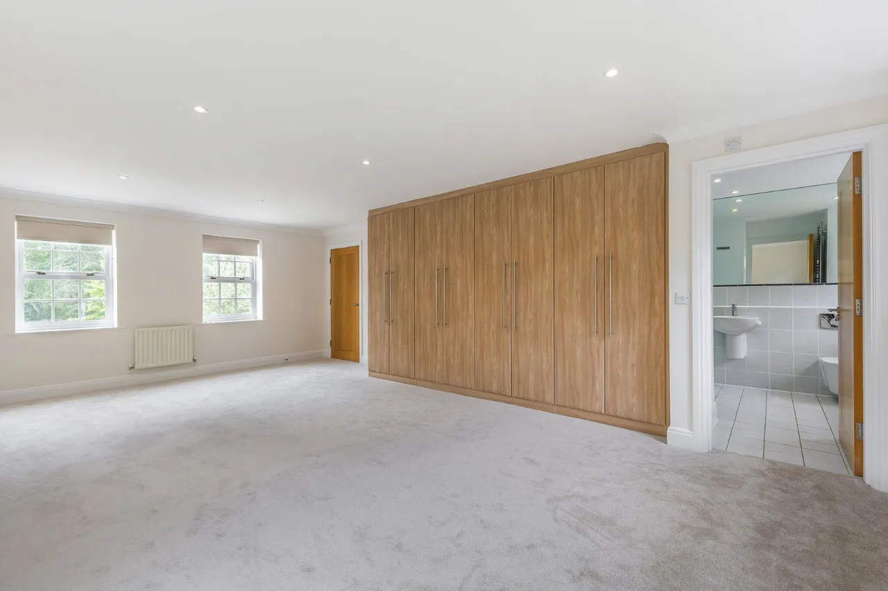 Highgrove Avenue, Ascot, Berkshire, SL5 7HR, photo 10