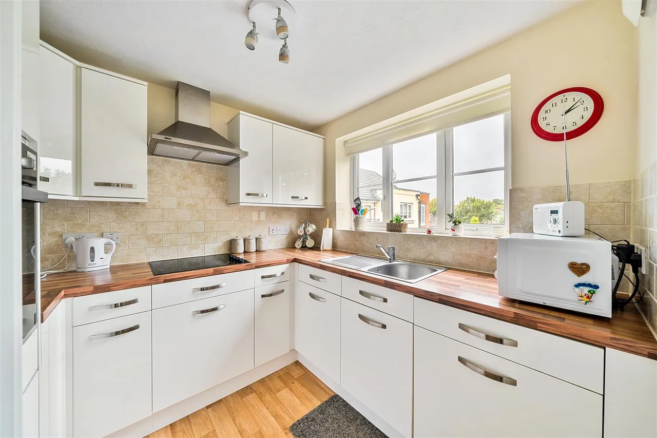 Limpsfield Road, Warlingham, CR6, photo 2