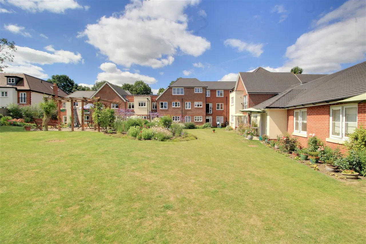 Limpsfield Road, Warlingham, CR6, photo 9