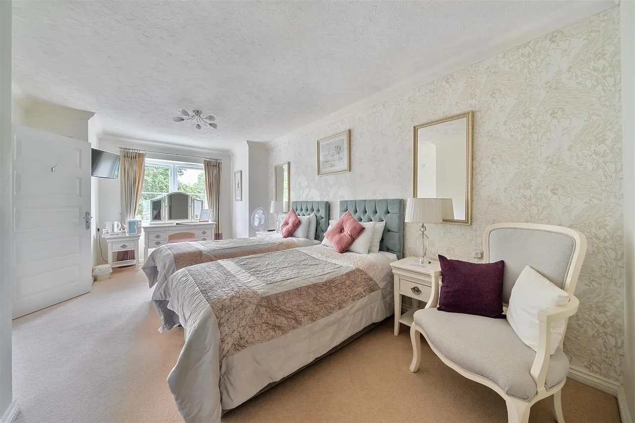 Limpsfield Road, Warlingham, CR6, photo 11