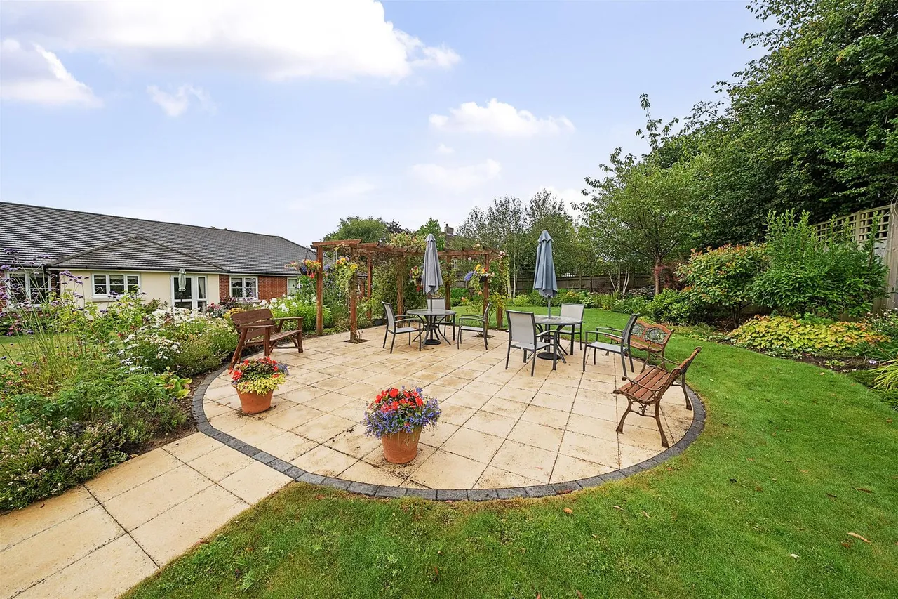 Limpsfield Road, Warlingham, CR6, photo 7