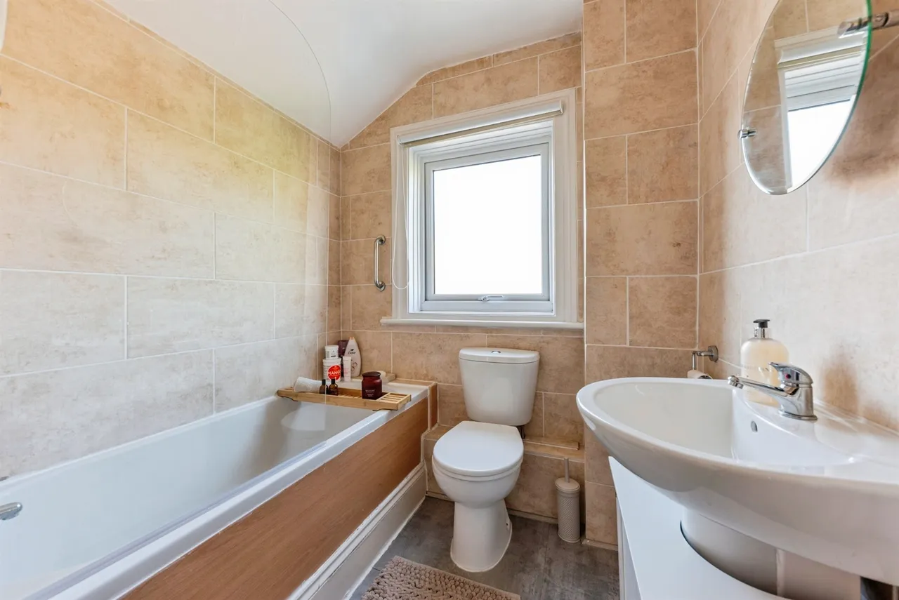 Tyndal Road, GRANTHAM, photo 12