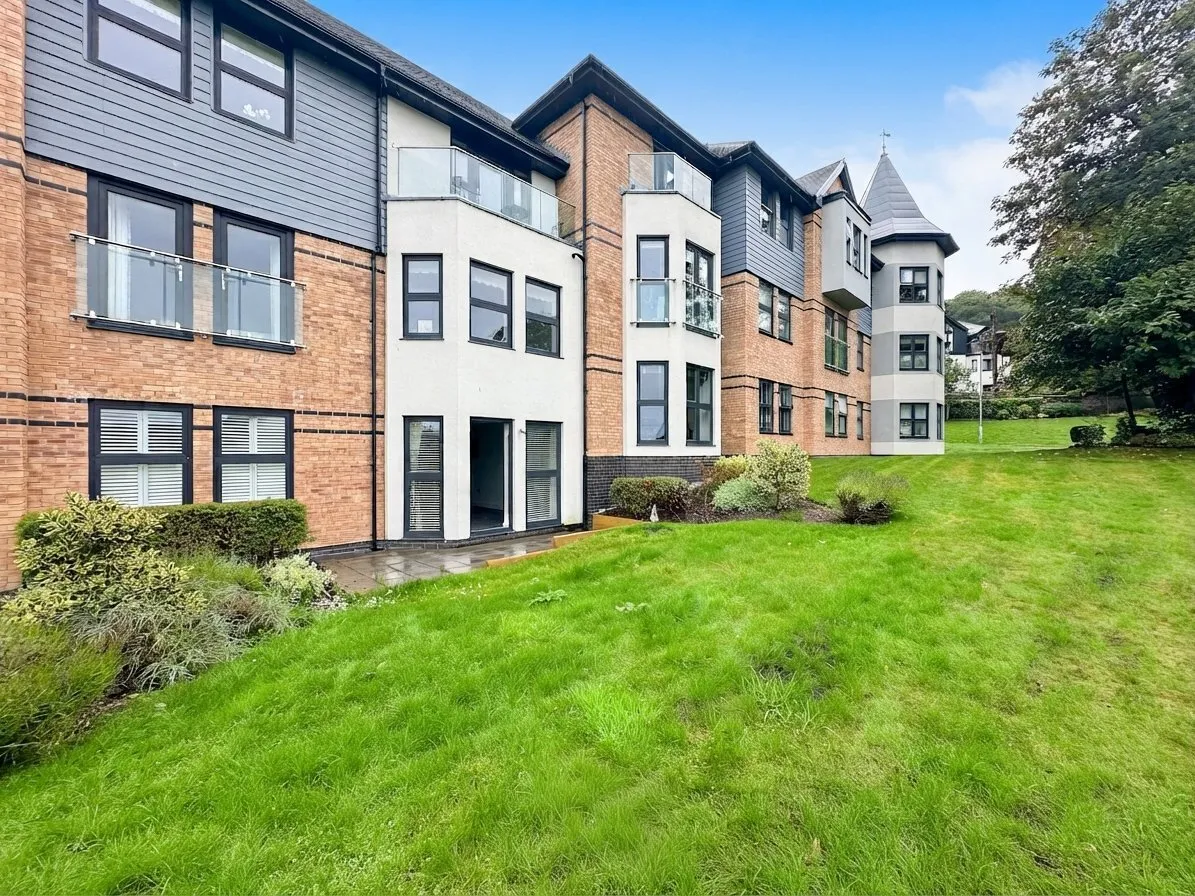 3 bed flat for sale, Pwllycrochan Avenue, Colwyn Bay