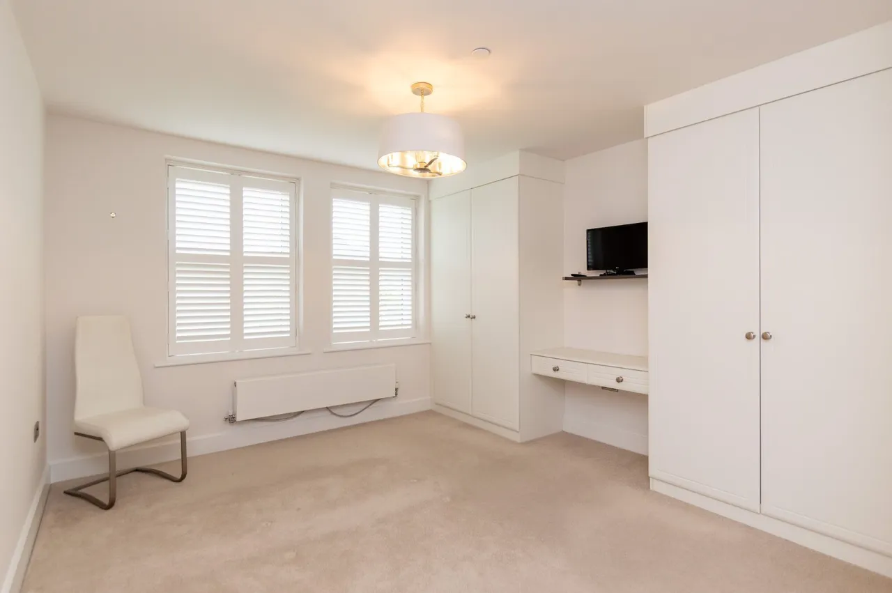 Pwllycrochan Avenue, Colwyn Bay, photo 9