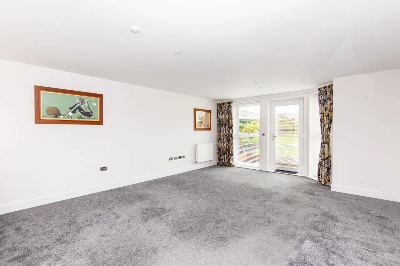 Pwllycrochan Avenue, Colwyn Bay, photo 3