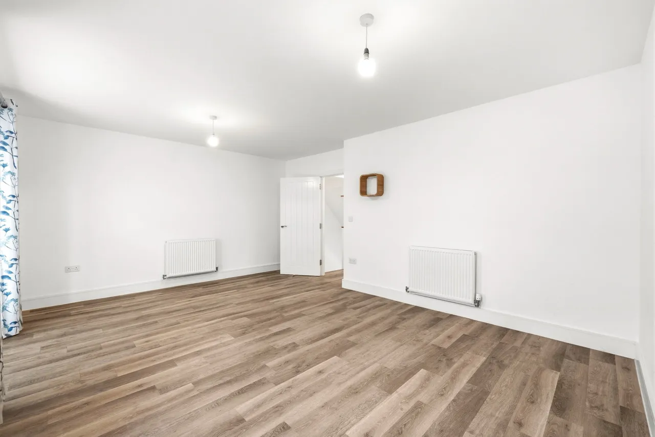 Ffordd Yr Olchfa, Swansea, SA2, photo 20