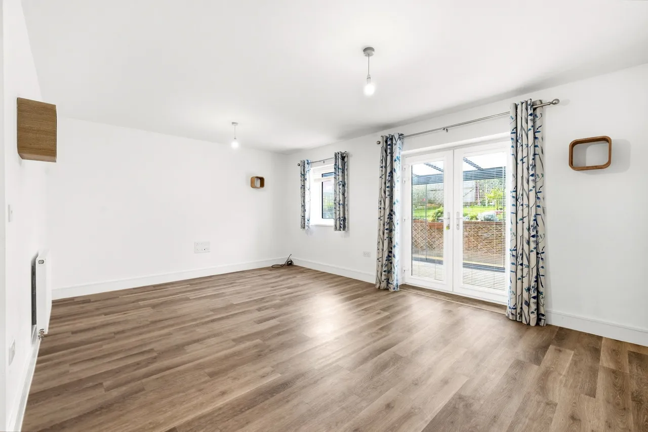 Ffordd Yr Olchfa, Swansea, SA2, photo 17
