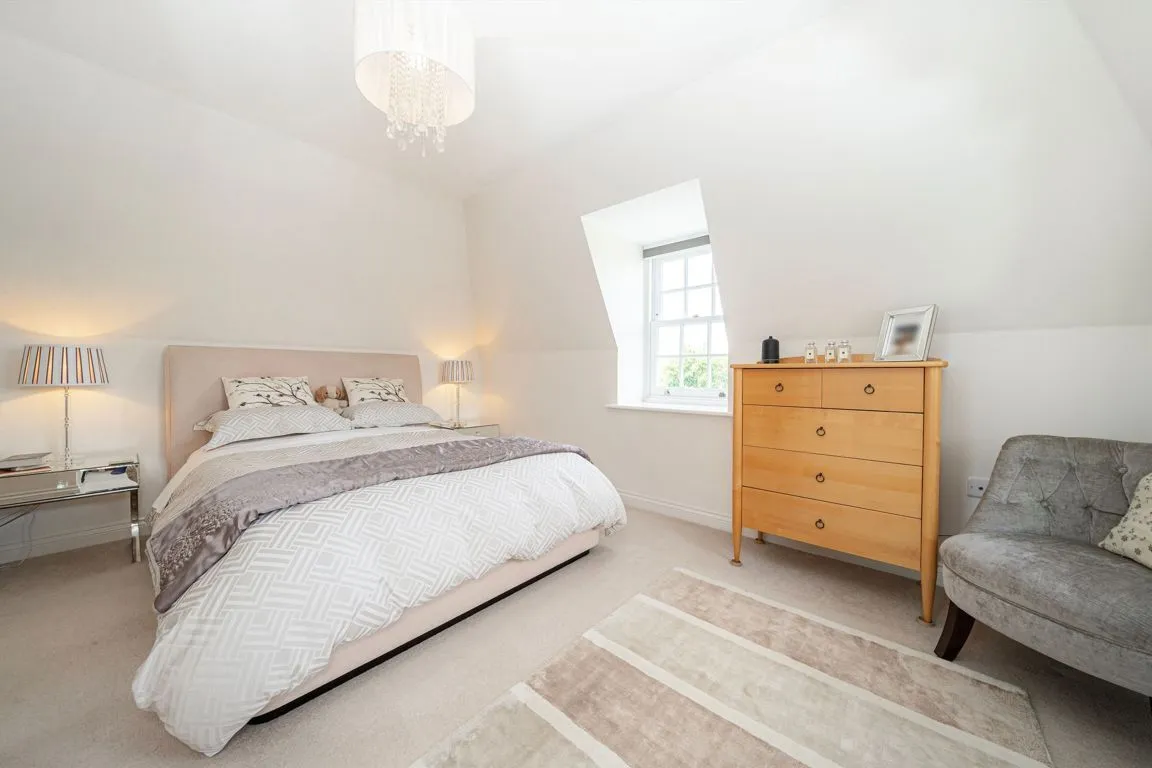 Lincoln Grove, Weybridge, KT13, photo 6